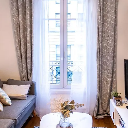 A Real Cocoon 2 Steps Away From The Sacre Coeur פריז